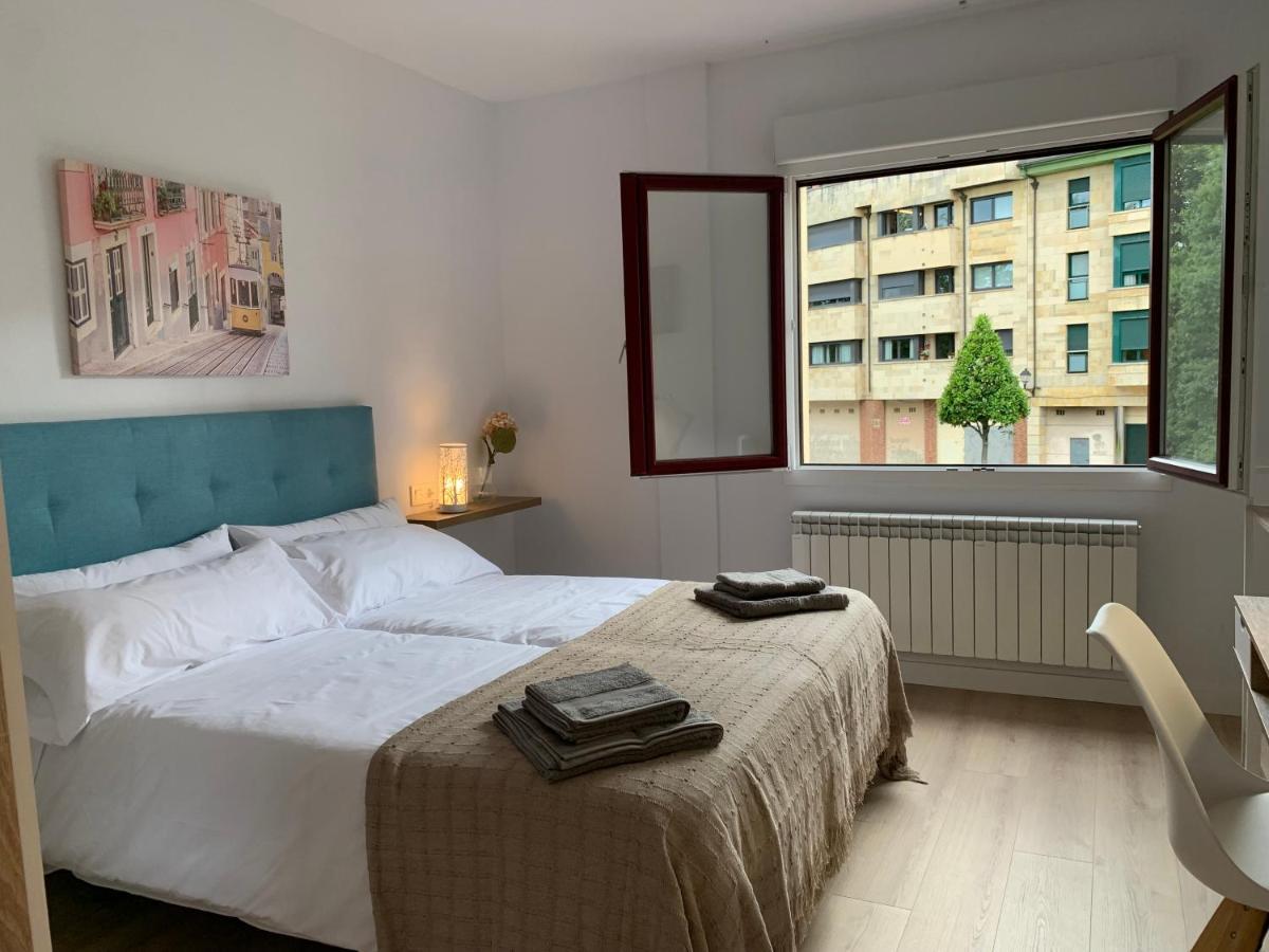 Apartamentos Santullano 1 Oviedo Luaran gambar