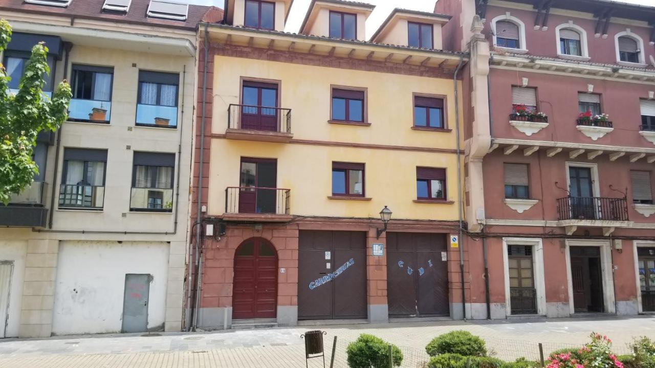 Apartamentos Santullano 1 Oviedo Luaran gambar